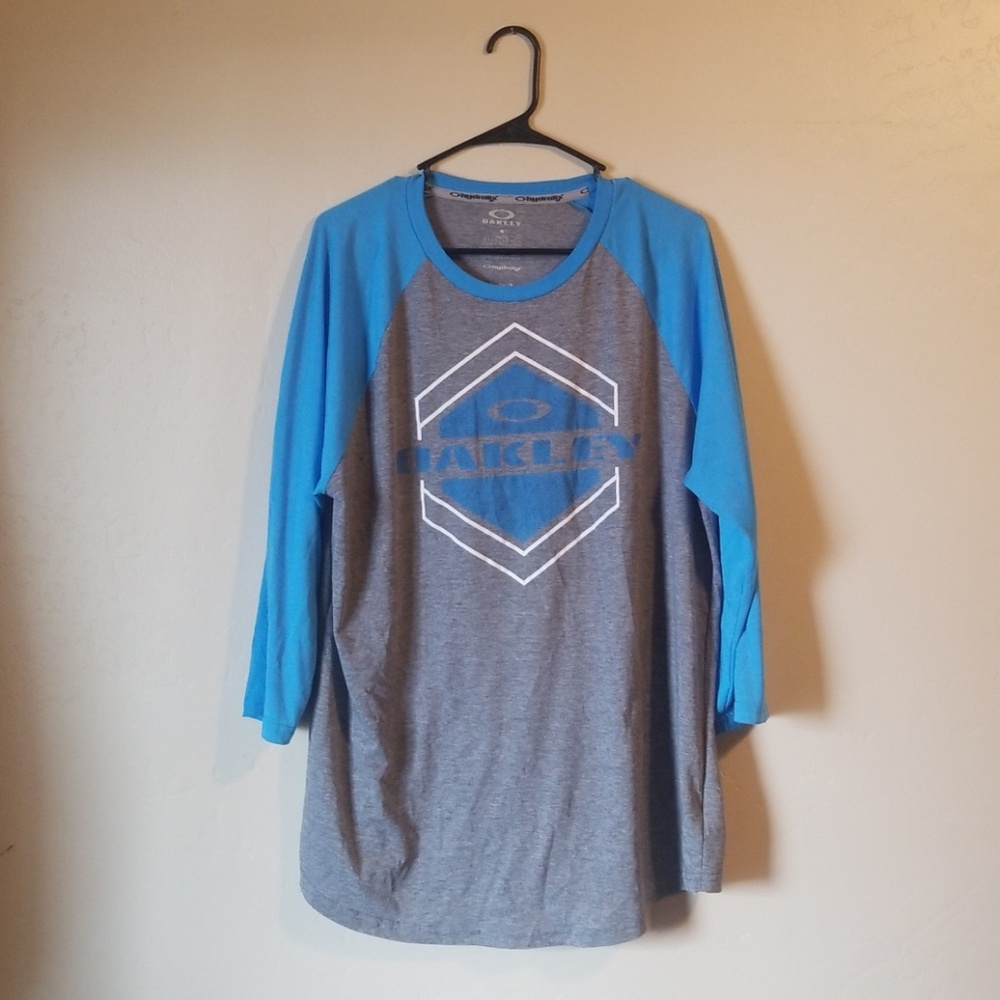 Oakley Tee by Buckle